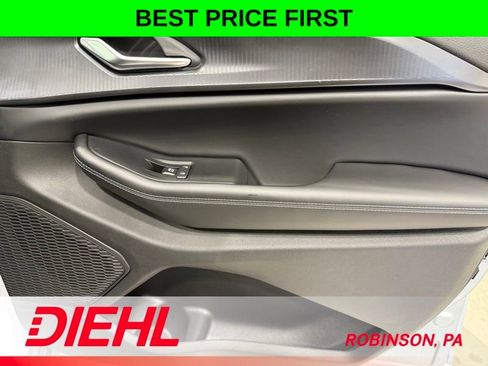 New 2025 Jeep Grand Cherokee Altitude image 15