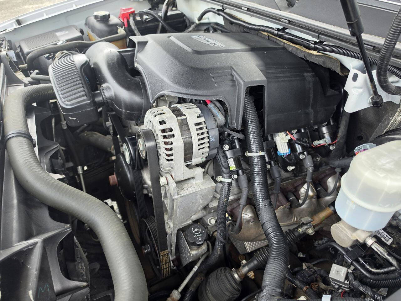 Used 2011 Chevrolet Avalanche LTZ AWD/4WD image 27