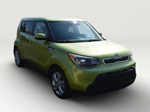 Used 2015 Kia Soul + FWD image 12