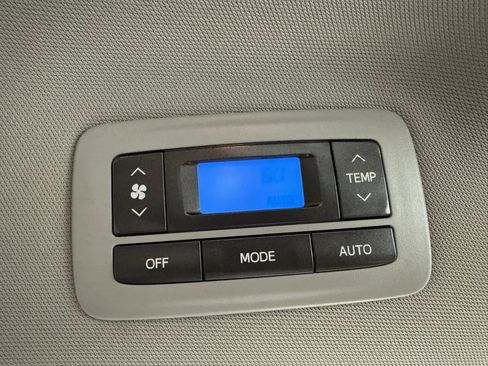 Used 2019 Toyota Sienna LE AWD/4WD image 34