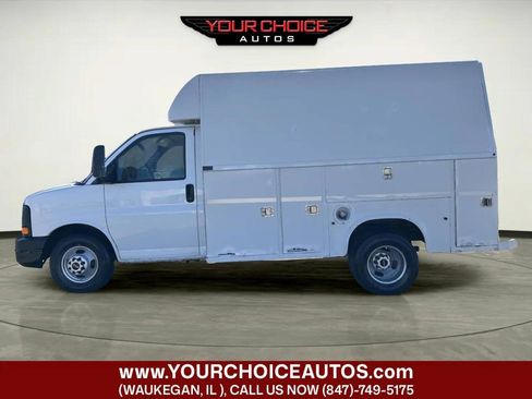Used 2007 GMC Savana 3500 RWD image 2