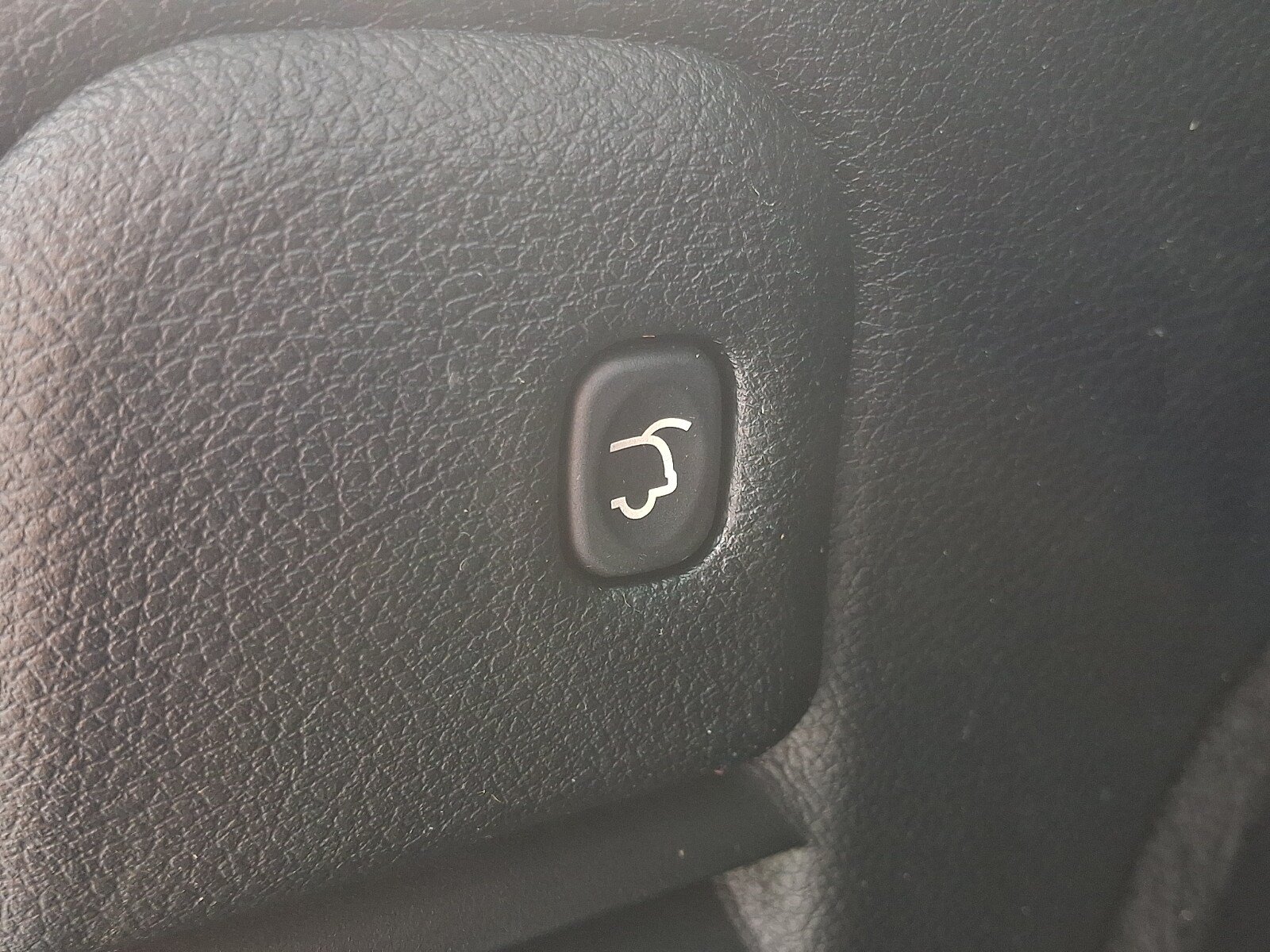 Used 2018 Jeep Grand Cherokee Altitude AWD/4WD image 31