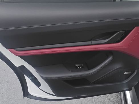 Used 2020 Porsche Taycan 4S image 20