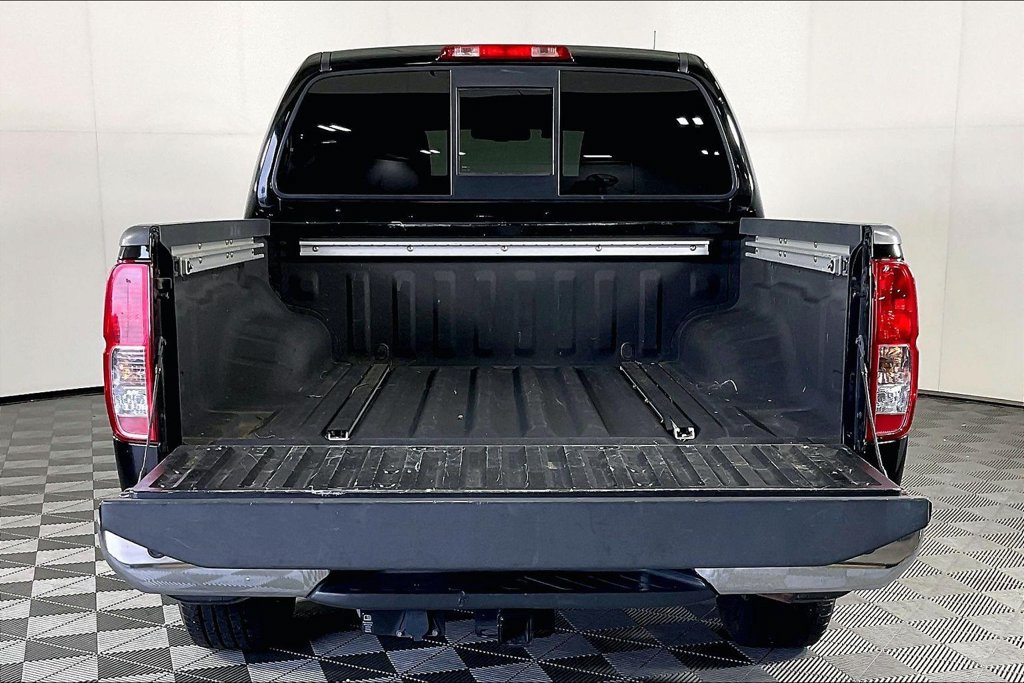 Used 2014 Nissan Frontier SV w/ SV Value Truck Package AWD/4WD image 35