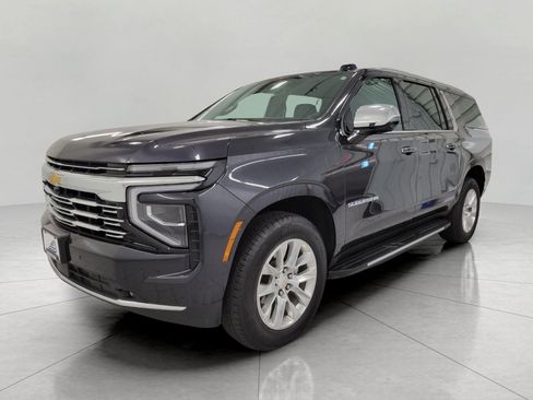 Used 2025 Chevrolet Suburban Premier AWD/4WD image 13