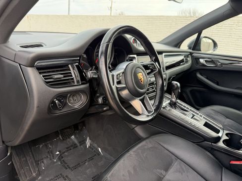 Used 2020 Porsche Macan image 17
