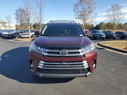 Used 2018 Toyota Highlander Limited Platinum image 2