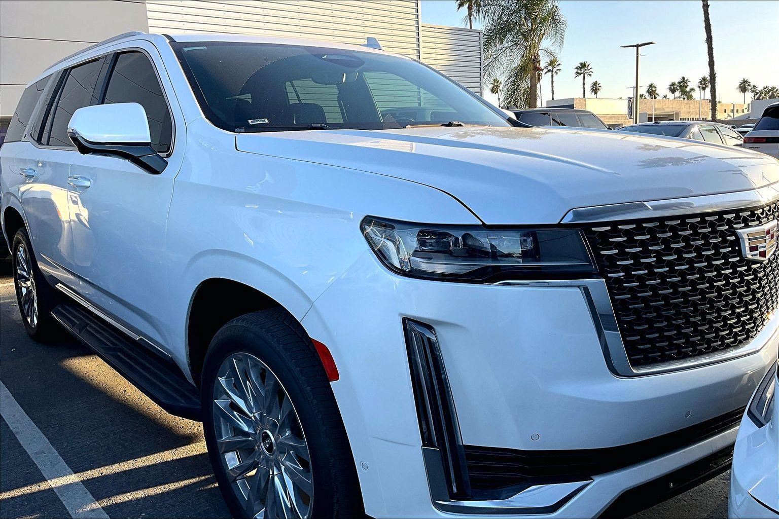 Used 2022 Cadillac Escalade Premium Luxury RWD image 2