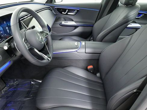 Used 2025 Mercedes-Benz E 350 4MATIC Sedan image 35