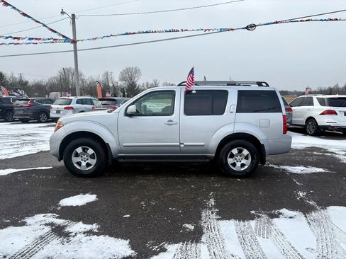 Used 2005 Nissan Pathfinder SE w/ (G01) SE Comfort Pkg image 2
