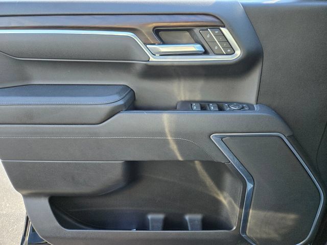 Used 2025 GMC Sierra 1500 SLT AWD/4WD image 36