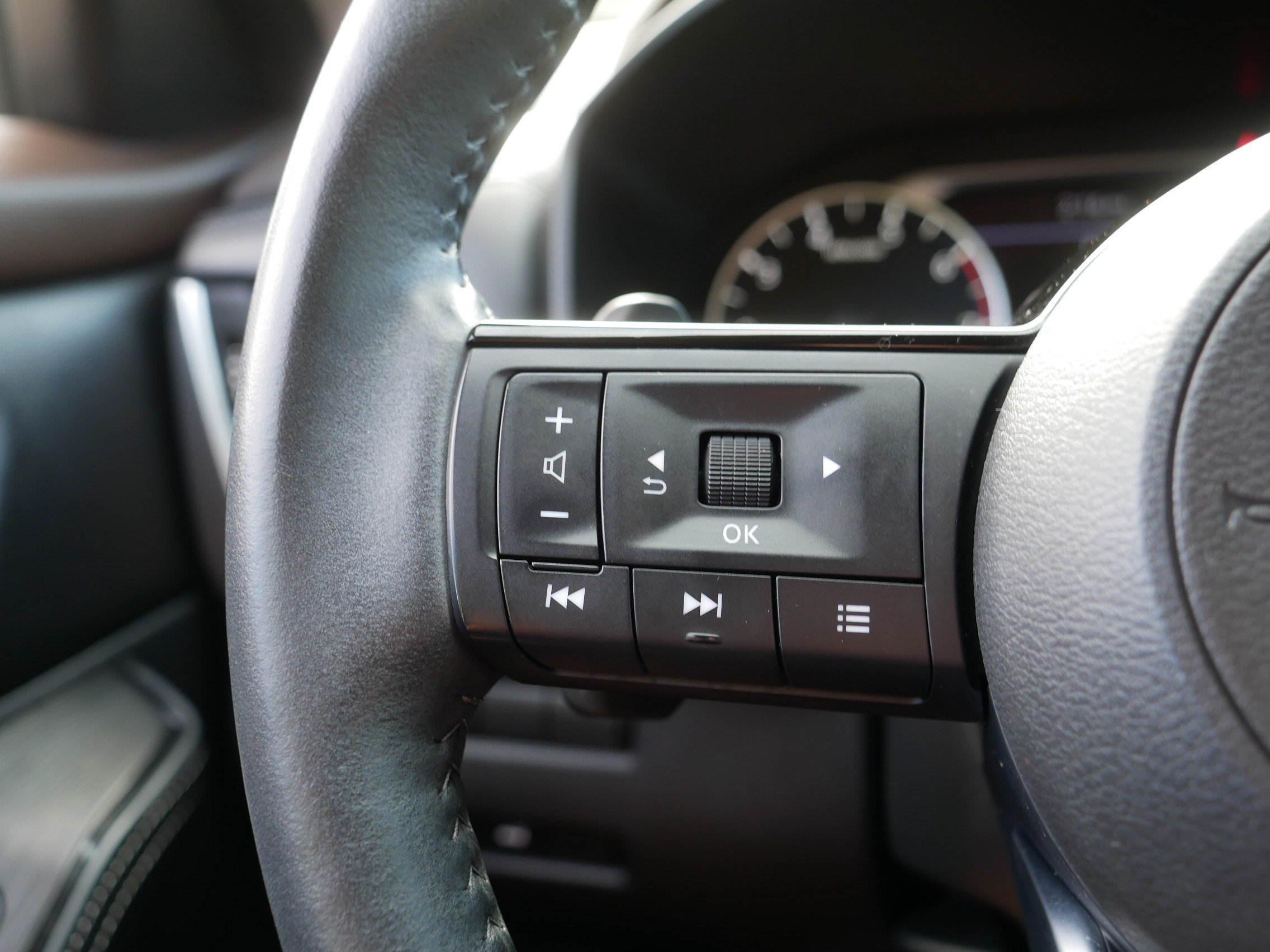 Certified 2023 Nissan Rogue SV w/ SV Premium B Package AWD/4WD image 28