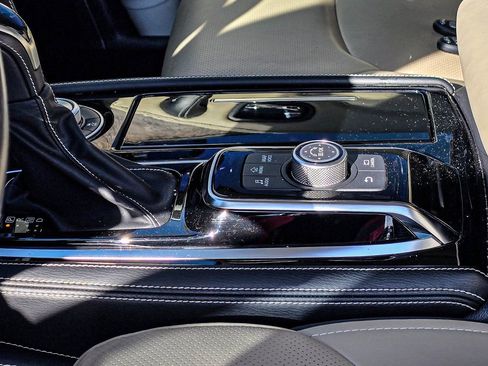 Used 2023 INFINITI QX80 Premium Select w/ All-Season Package image 11