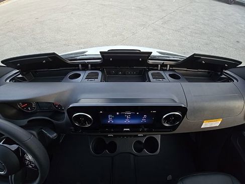 New 2025 Mercedes-Benz Sprinter 2500 image 19