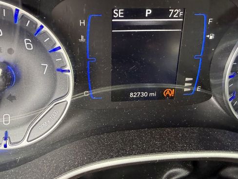 Used 2018 Chrysler Pacifica Touring-L FWD image 5
