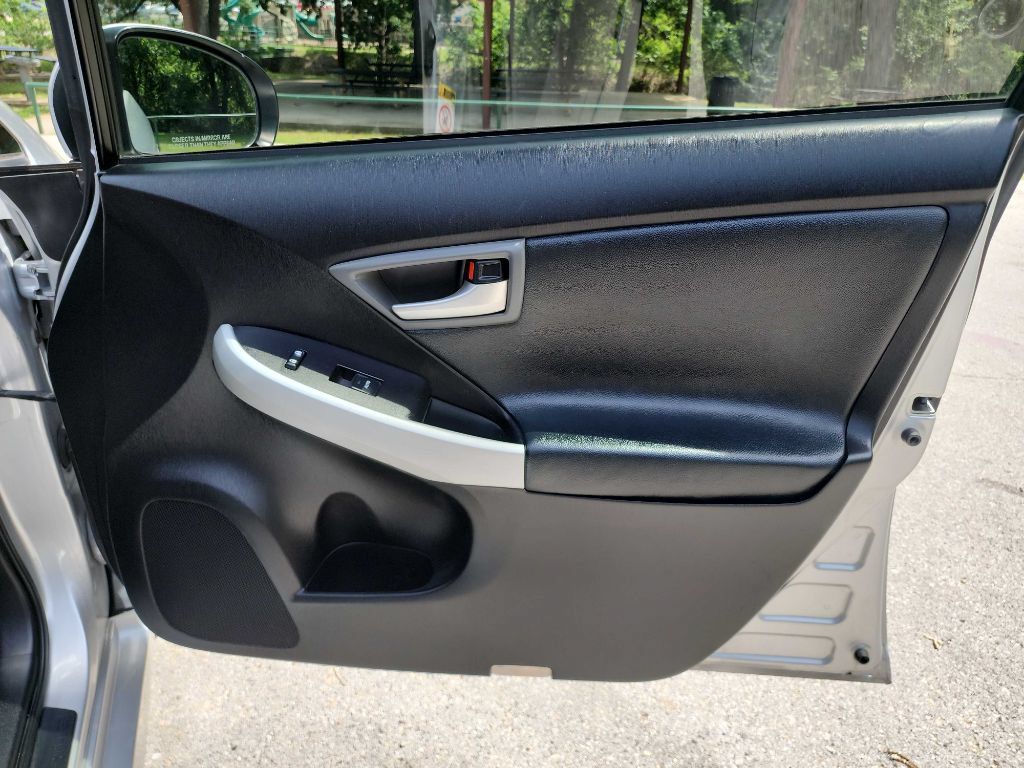 Used 2012 Toyota Prius Three w/ Solar Roof Pkg FWD image 33