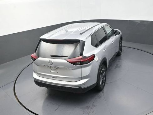Used 2025 Nissan Rogue SV FWD image 29