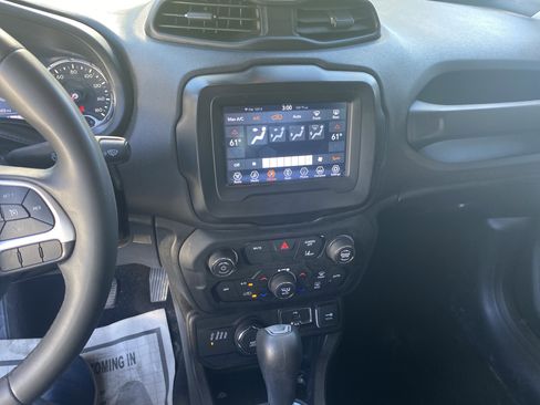 Used 2021 Jeep Renegade Latitude image 15