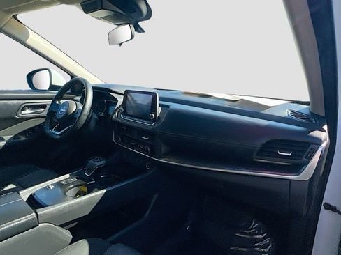 Used 2024 Nissan Rogue SV image 26