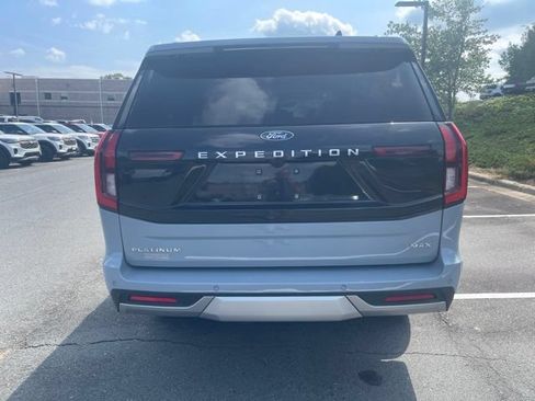 Used 2025 Ford Expedition Max Platinum w/ Platinum Ultimate Package AWD/4WD image 4