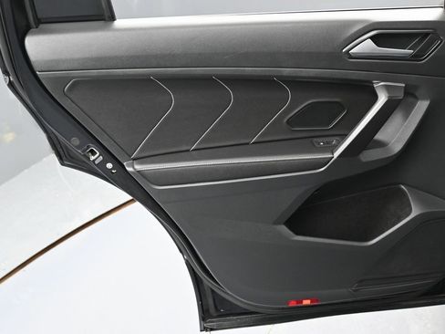 Used 2023 Volkswagen Tiguan SE R-Line image 37