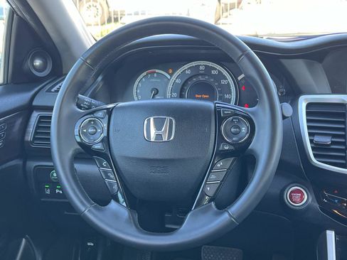 Certified 2017 Honda Accord Touring image 8