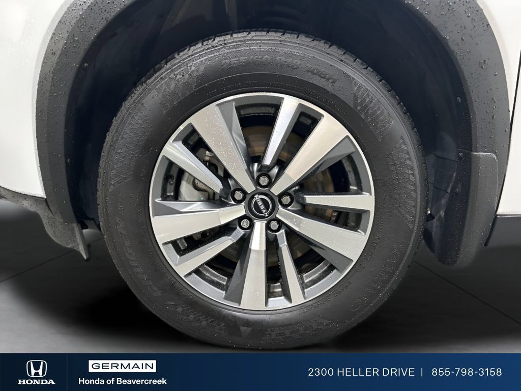 Used 2025 Nissan Pathfinder SL FWD image 13