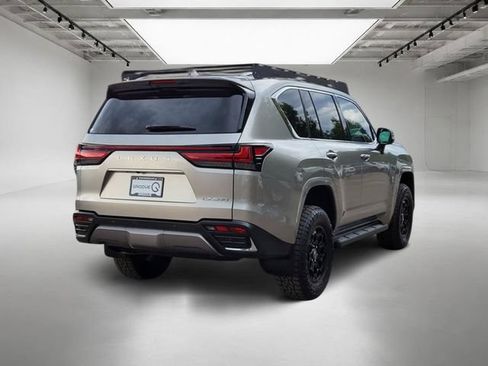 Used 2024 Lexus LX 600 4WD w/ Luxury Package image 6