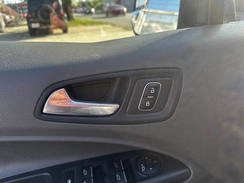 Used 2020 Ford Transit Connect XLT image 8