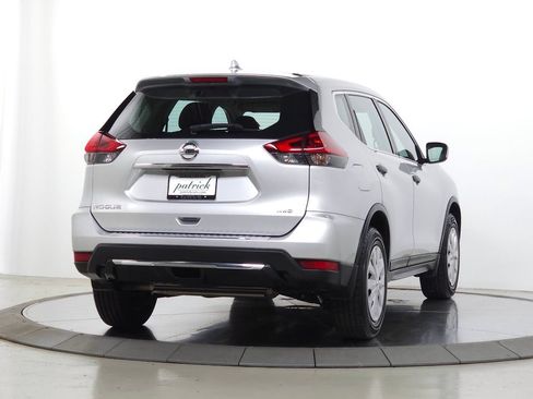 Used 2018 Nissan Rogue S AWD/4WD image 9