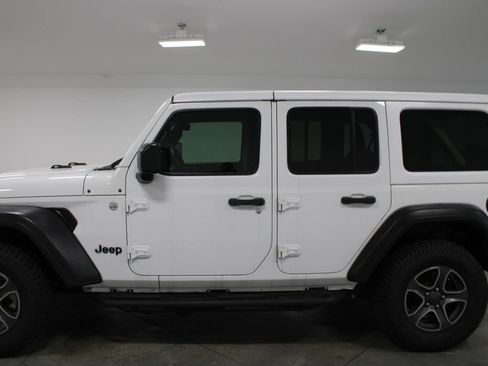 Used 2018 Jeep Wrangler Unlimited Sport S AWD/4WD image 6