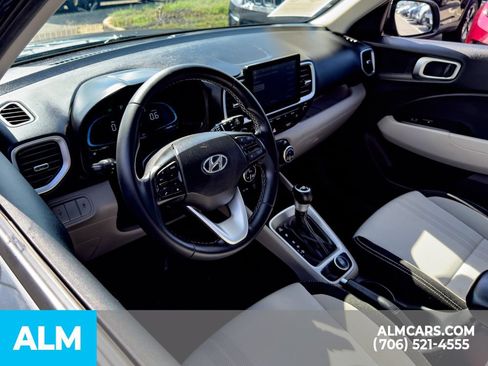 Certified 2024 Hyundai Venue SEL FWD image 11