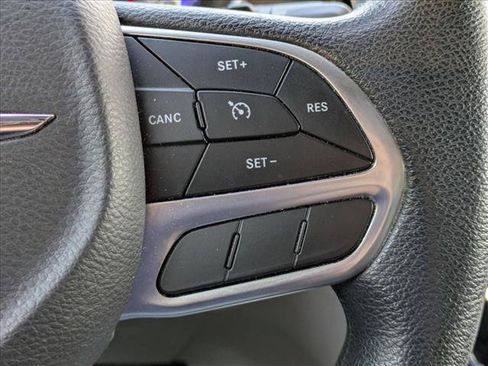 Used 2020 Chrysler Voyager Lxi FWD image 6