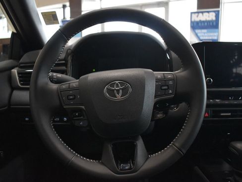 Certified 2025 Toyota Camry SE image 9