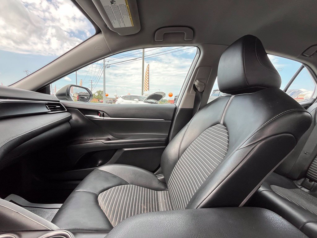Used 2022 Toyota Camry SE FWD image 22