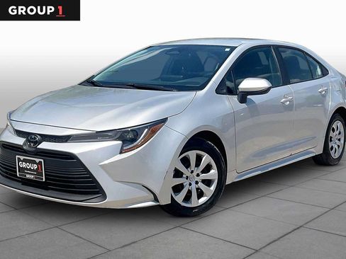 Used 2025 Toyota Corolla LE FWD image 1