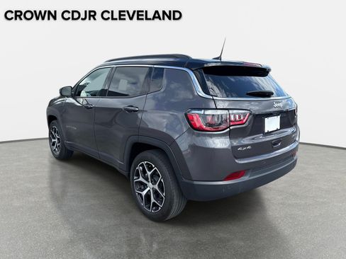 Used 2024 Jeep Compass Limited AWD/4WD image 7