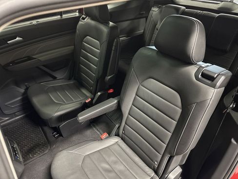 Used 2021 Volkswagen Atlas SEL Premium image 25