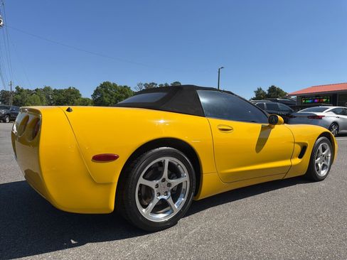 Used 2000 Chevrolet Corvette Convertible w/ Performance Handling Pkg RWD image 4