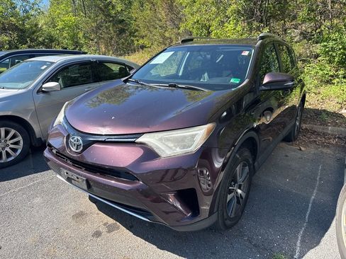 Used 2016 Toyota RAV4 XLE AWD/4WD image 2