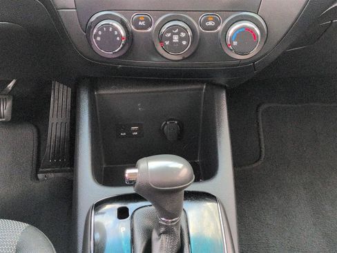 Used 2017 Kia Forte LX FWD image 24