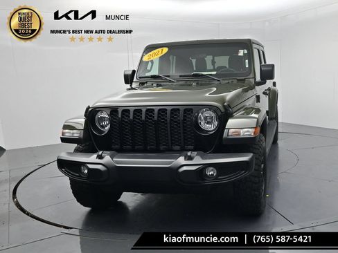 Used 2021 Jeep Gladiator Sport AWD/4WD image 3