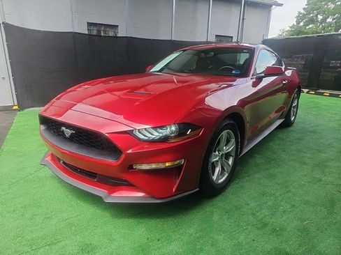 Used 2020 Ford Mustang Coupe RWD image 9
