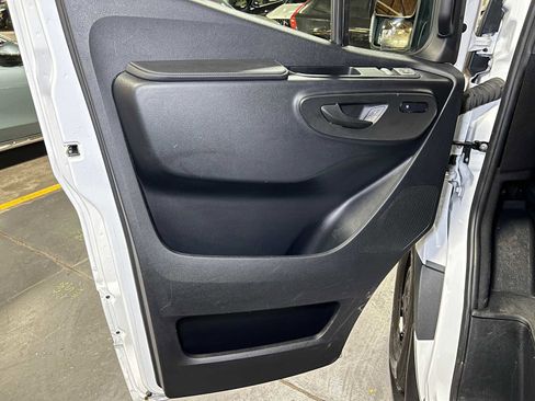 Used 2025 Mercedes-Benz Sprinter 2500 image 21