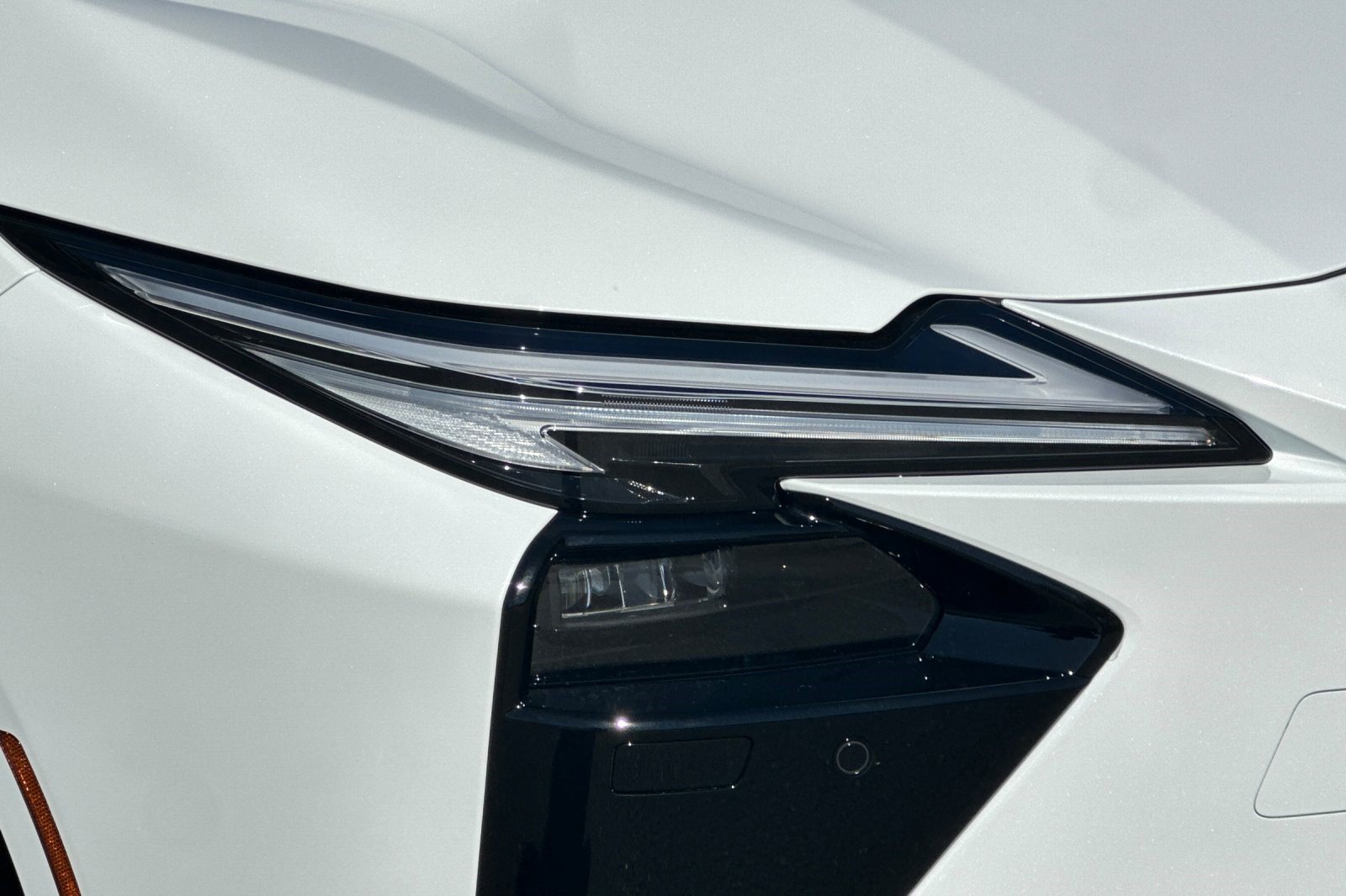New 2026 Lexus ES 350e w/ Convenience Package FWD image 12
