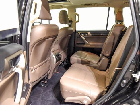 Used 2020 Lexus GX 460 Luxury w/ Luxury Sport Package image 4