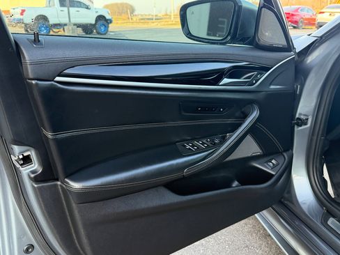 Used 2018 BMW M550i xDrive w/ Driving Assistance Package image 8