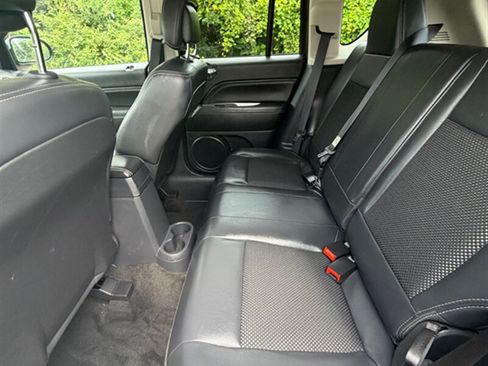 Used 2014 Jeep Compass Latitude w/ Sun/Sound Group AWD/4WD image 20