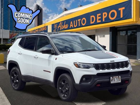 Used 2024 Jeep Compass Trailhawk AWD/4WD image 6