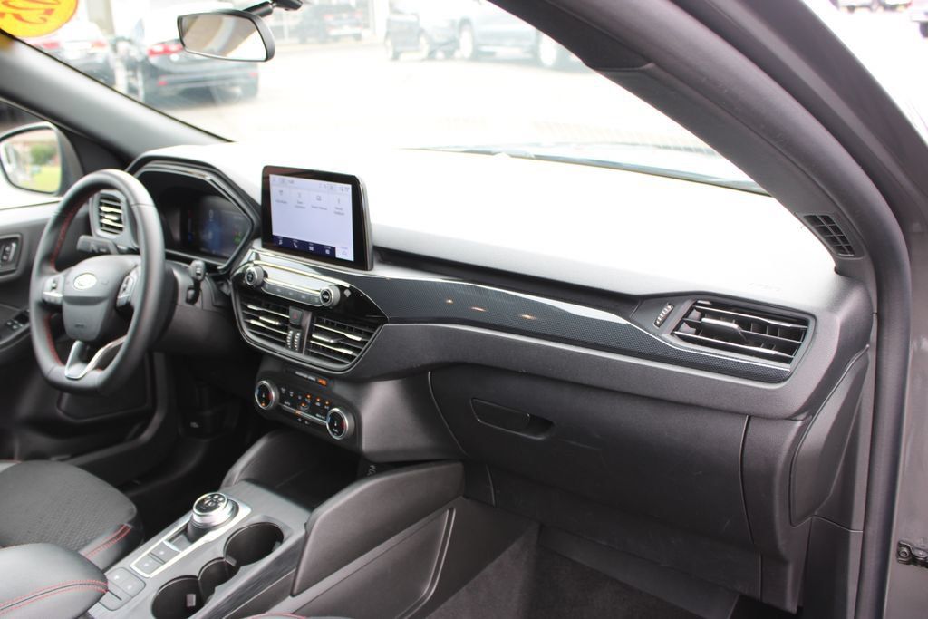 Used 2025 Ford Escape ST-Line FWD image 28